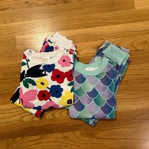 2 pairs of Size 5 (110cm) Hanna Andersson Long Pajamas